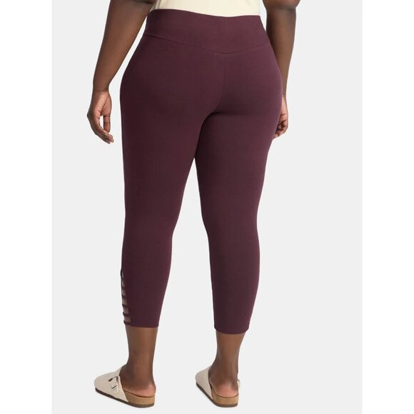 Terra & Sky Women Plus Size Capri Ladder Leggings, 22" Inseam, Size 1X(16W-18W) - Picture 3 of 5